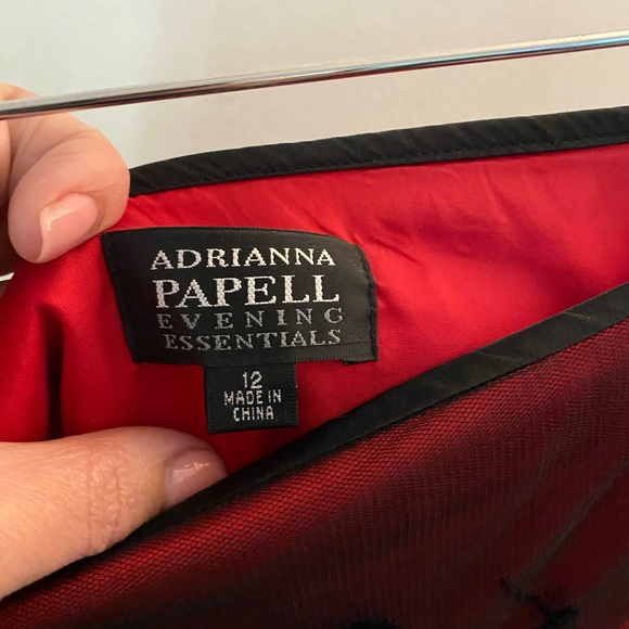 Stunning red holiday skirt - Picture 2 of 3